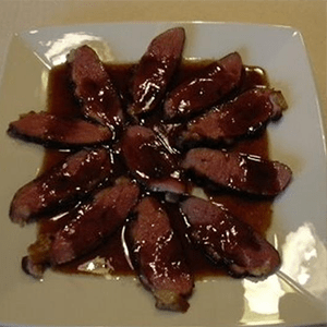 Magret con teriyaki y almendra