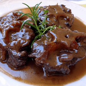 Rabo de toro estofado al chocolate